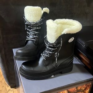 Fur lined rain boots